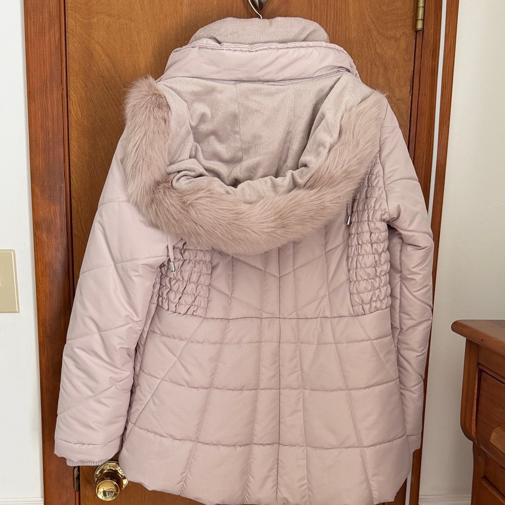 Susan Graver cream color Puffer Jacket with detachable hood - Picture 4 of 12